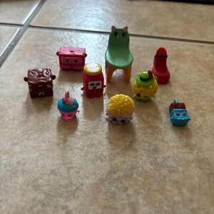 Shopkins Seasons Varies Figurine Lot ( 9 figures)